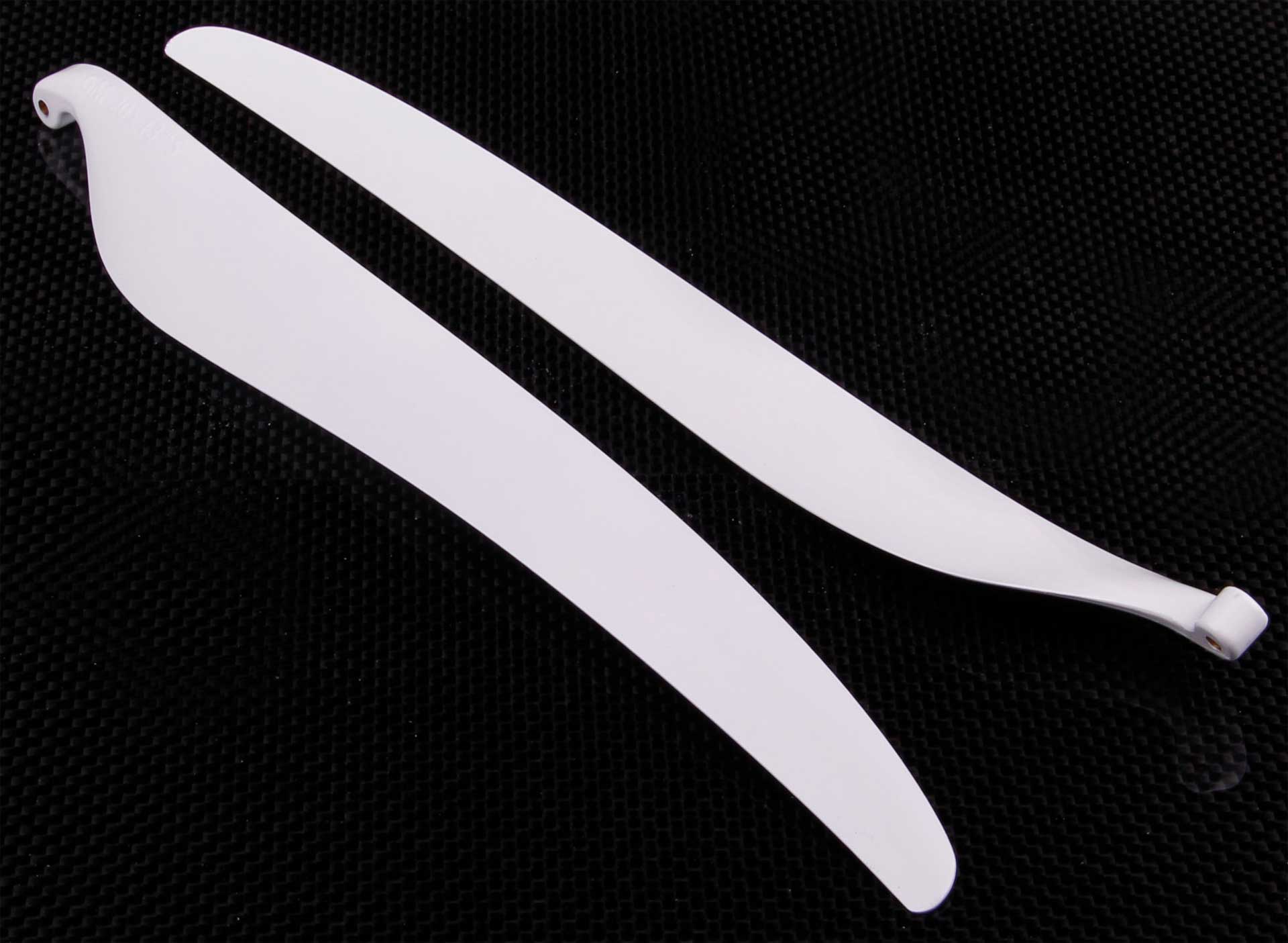 GM Propellers Folding propeller Scale 20x13 Carbon white 1 pair